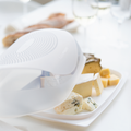 Tupperware KäseMaX Behälter mit Klimaregler für Käse mit Käse gefüllt