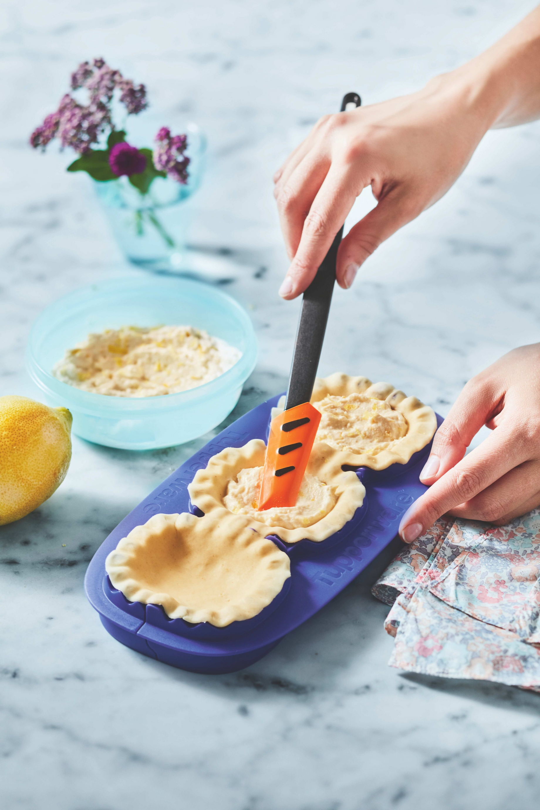 Spatule silicone fine orange :: Tupperware by Neeko