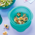 Tupperware Mini-Max® 1,5 l Faltbarer Behälter mit Deckel gefüllt mit Salat