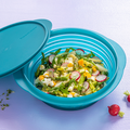 Tupperware Mini-Max® 2,0 l Faltbarer Behälter mit Deckel gefüllt mit Salat