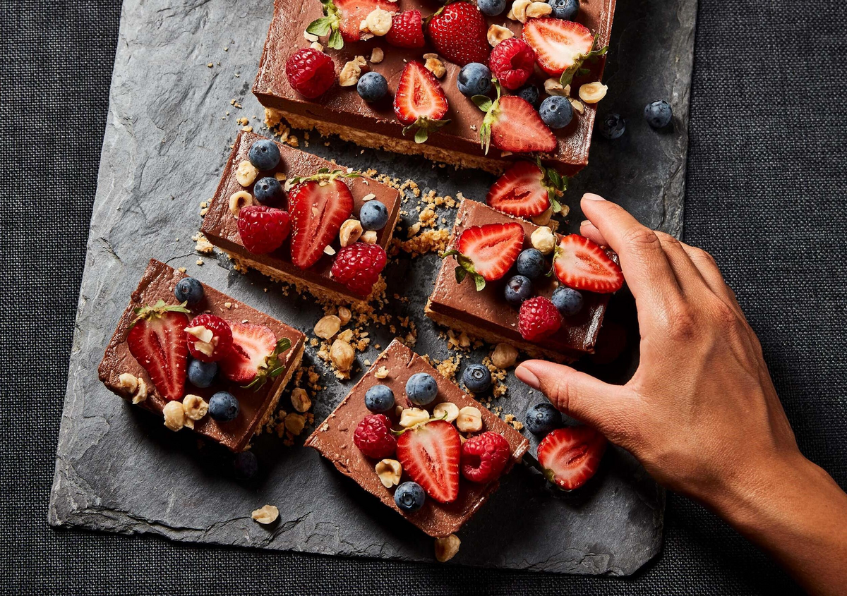 ČOKO CHEESECAKE S LJEŠNJACIMA BEZ PEČENJA